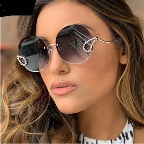 round sunglasses brand.